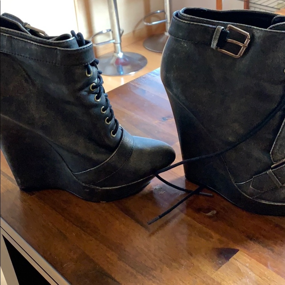 Wedge heels